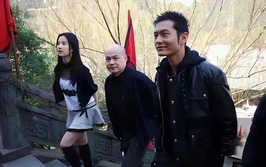 十七八岁的刘亦菲真的好漂亮，这是当年拍摄神雕侠侣现场拍摄的