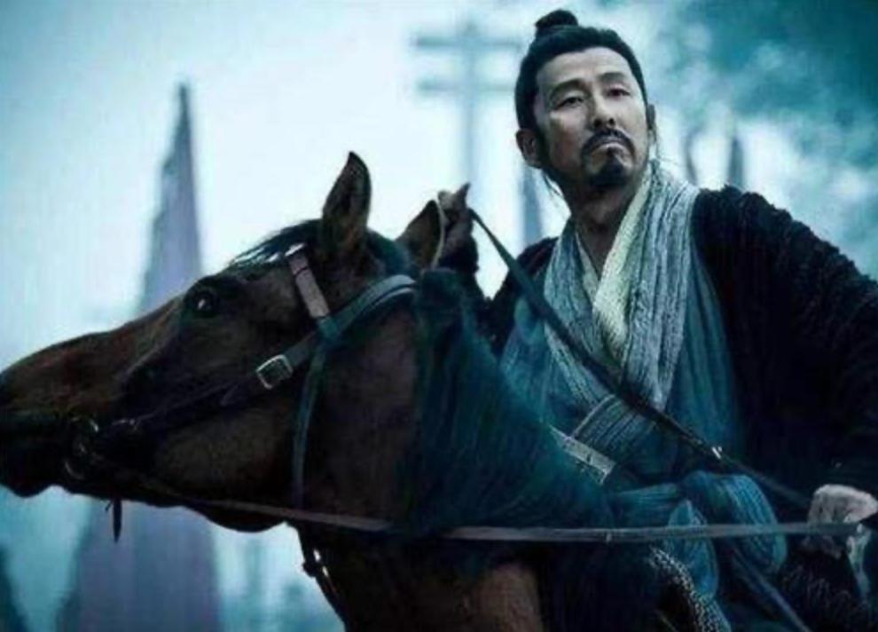 刘太公在被刘邦封为太上皇之后就每天躲在后宫爬在宫女的胸脯上！没封之前每天叫刘邦小