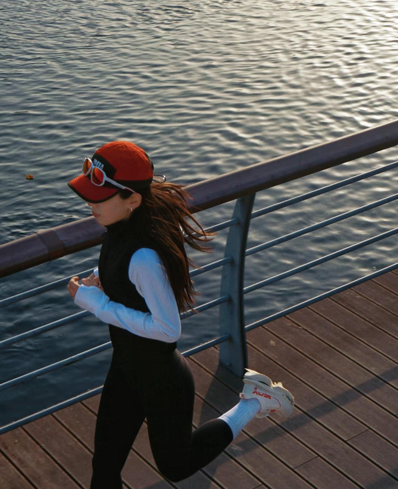 跑步十几年了，5公里配速基本上维持在6分左右，跑完耗时32分钟左右，一直很稳定。