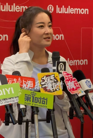哇哦！好漂亮啊！贾玲瘦下来真的是美到了一个新的境界呢！昨天在上海的活动上，4