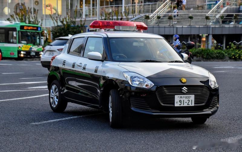 日本警察上班时间发生不当关系，警署内多处地点被曝发生性行为海外新鲜事日本兵库县