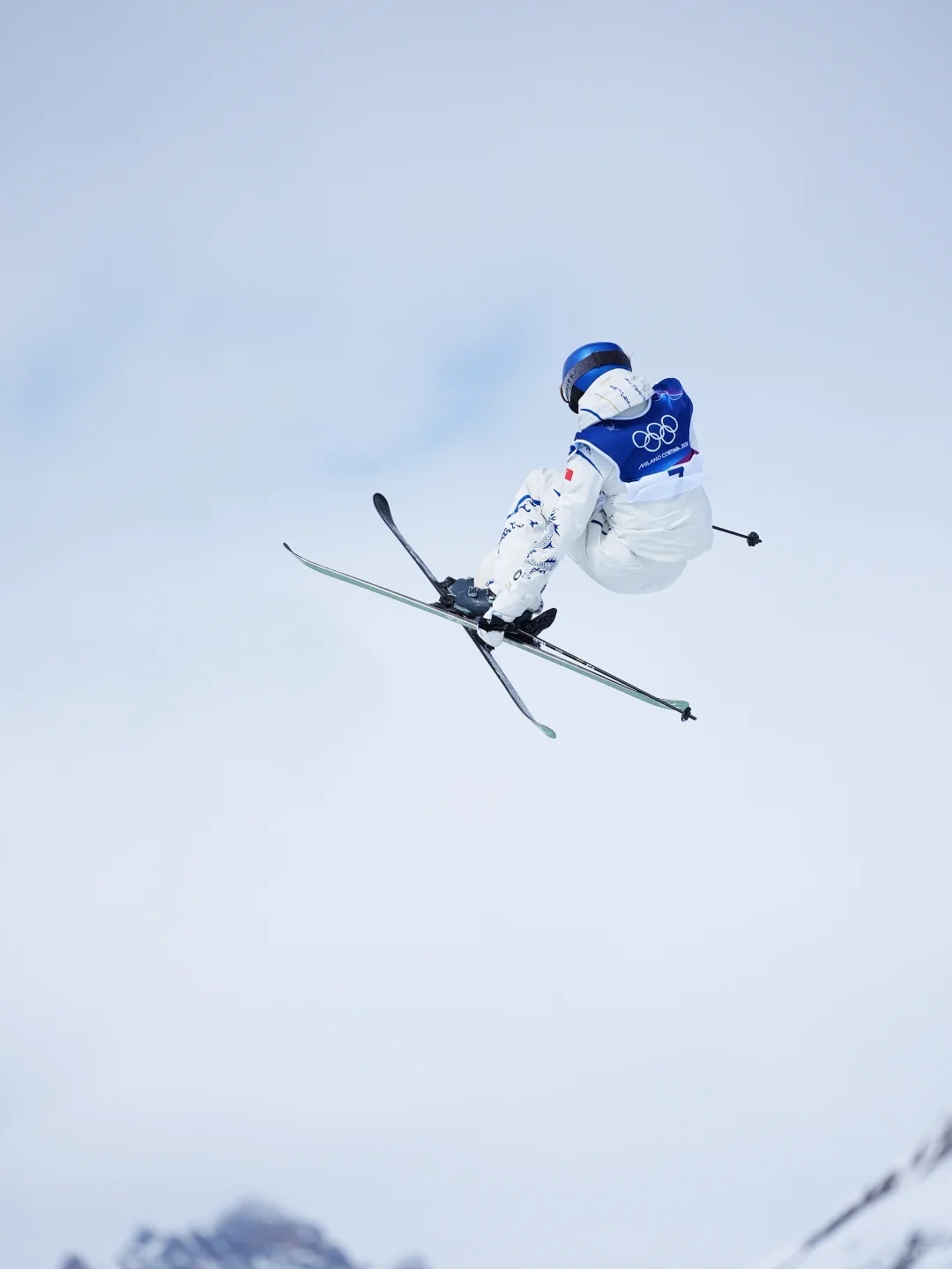 谷爱凌决赛燃炸了！谷爱凌决赛第三滑压轴登场全力冲金，直接拉满难度放手去拼！龙纹战