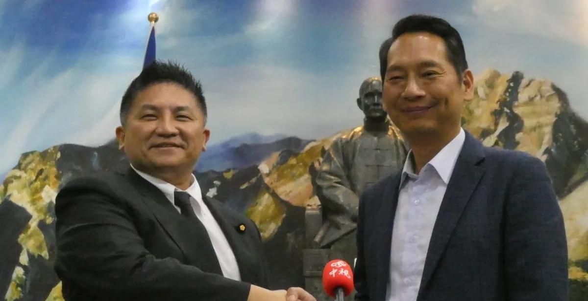 接下来几个月将是岛内民调公司业绩爆棚的高光时刻，因为就在16日国民党高层决定采用