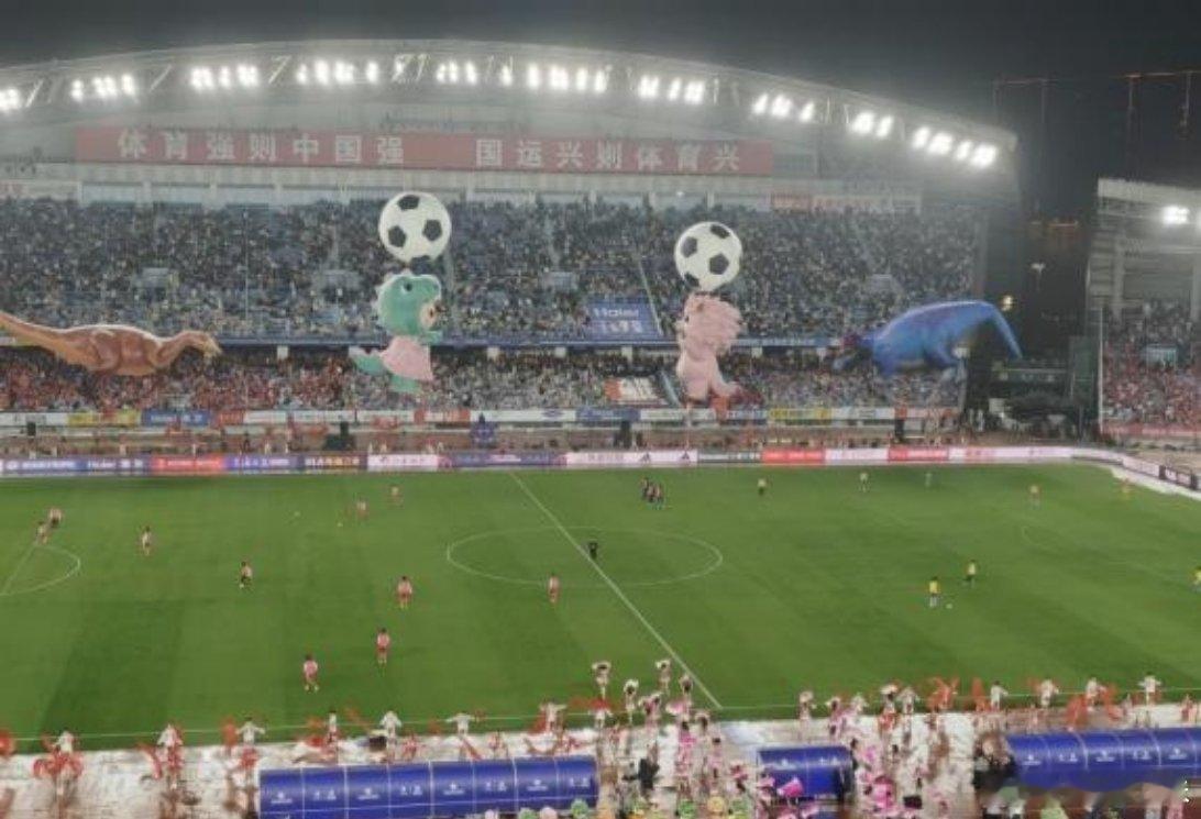 网友喊话担架队接手0妹妹称号苏超比分还没缓过来，这边又喊话担架队接0妹妹称号