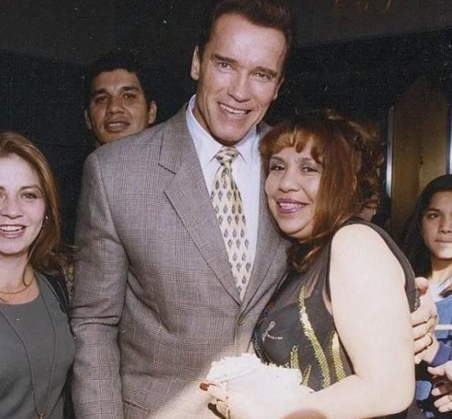 1996年，施瓦辛格因为应酬没和妻子一块去旅游。结果回家后，趁着老婆没在家，施瓦