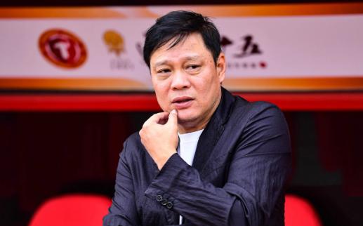 主持人问范志毅:“你能接受女儿租房结婚吗？”范志毅斩钉截铁摇摇头:“我不接受！