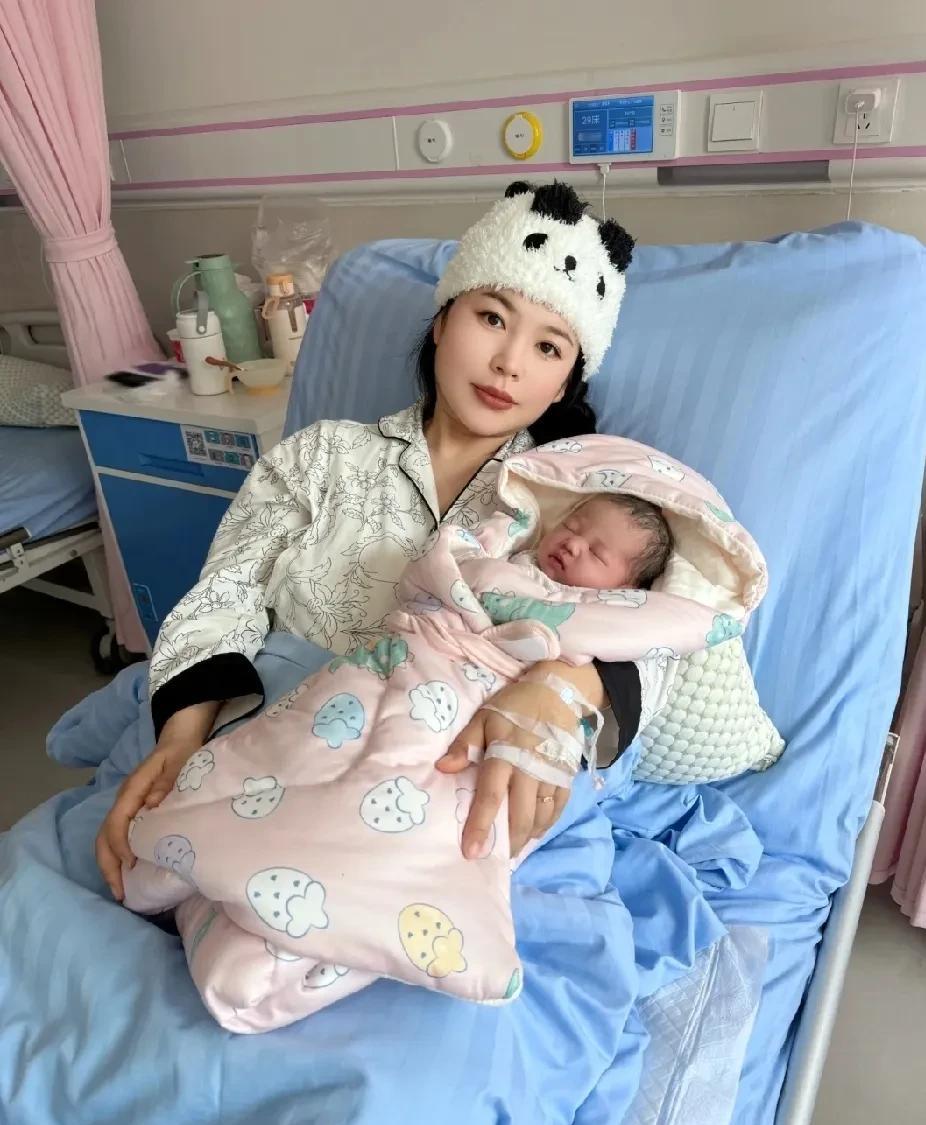 如果女儿没结婚大着肚子回来，你会发火吗？邻居家就遇上了这事儿，32岁还没结婚的独