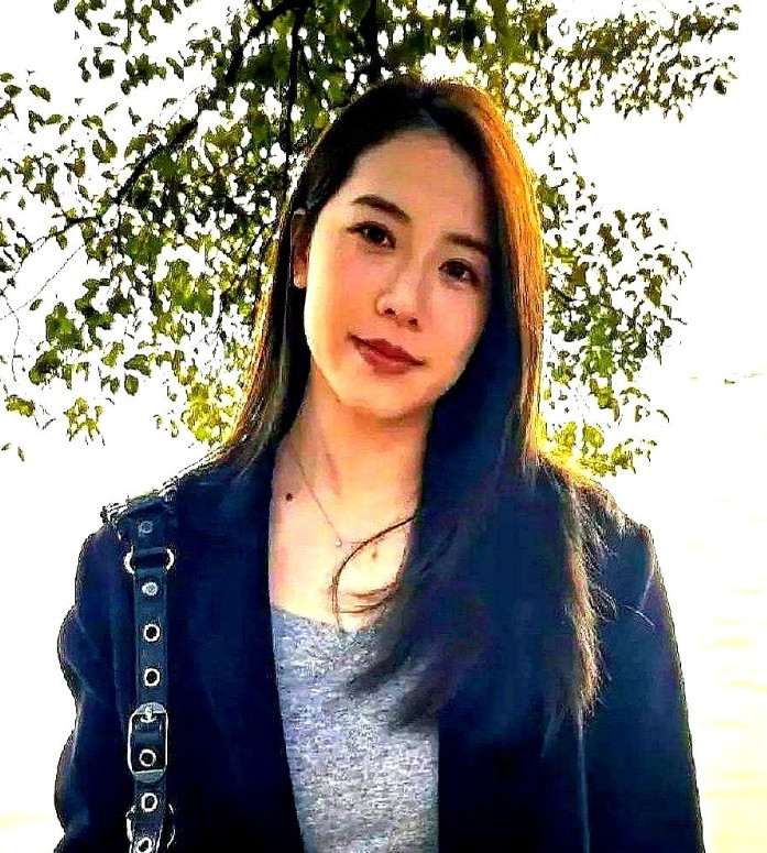 离婚已经三年了，五一假期被娃强行拉着和前夫一起去出游。原本打算开两间房，可游