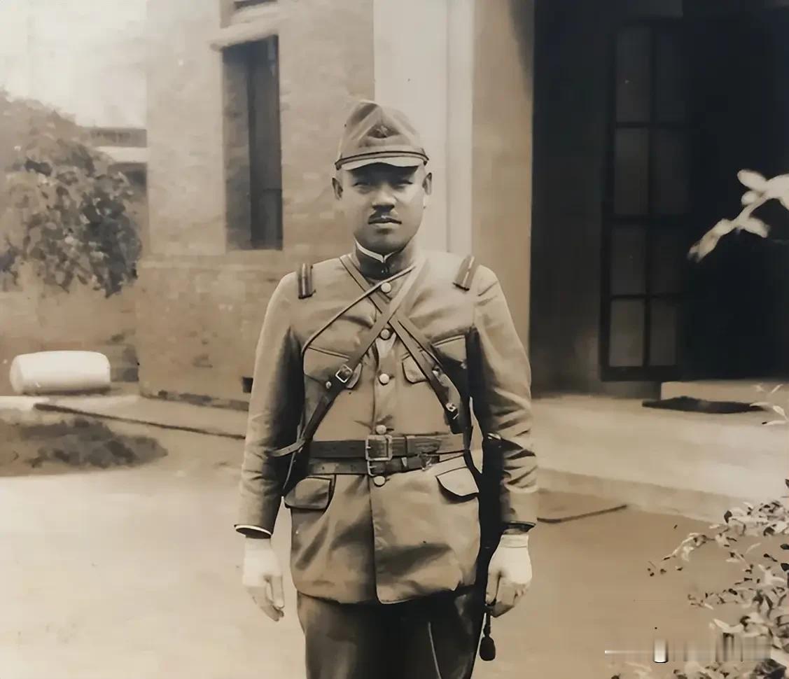 日本：政客要请中国收下二战赔款？日本一个议员近日发推文，说的话很直白：投降书