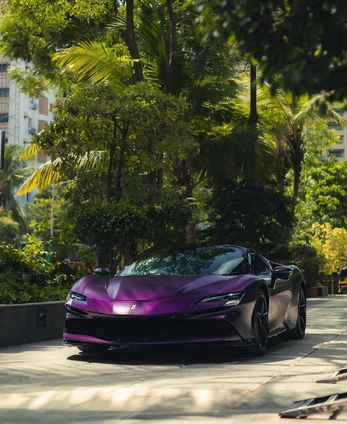 “香港紫哑光”配色，法拉利SF90Spider。​​​