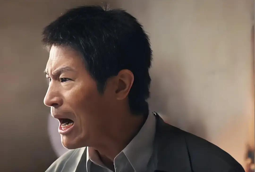 刷到有人把《小城大事》吹成2025爆款，我直接笑了。这剧压根没在广电备案里出