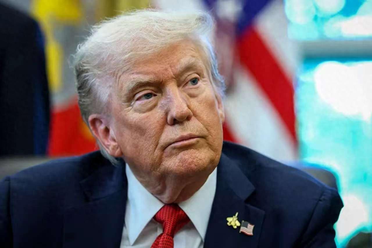 终于说了句大实话：美国被中国再度拒绝了。哥伦比亚大学的经济学家萨克斯最近公开