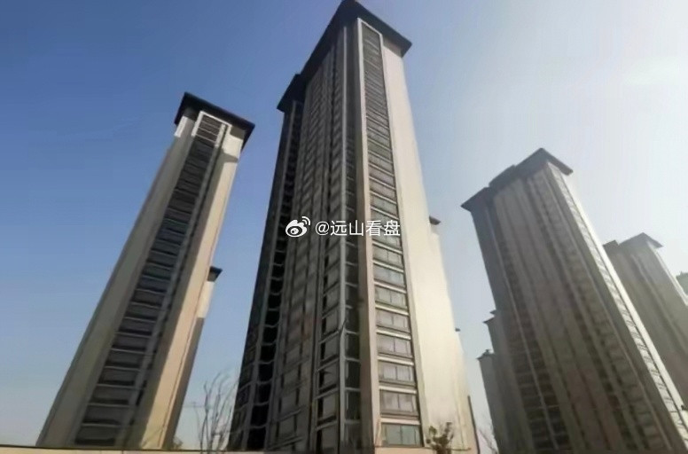 签字手都在抖！杭州房东心在滴血。三墩紫璋台，2021年万余人抢千余套房，因为边上