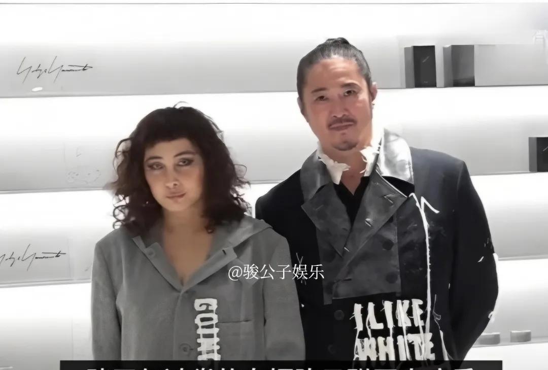 7月25日，赌王女儿何超仪发布正式声明，表示由于丈夫陈子聪健康状况突发变化，需紧