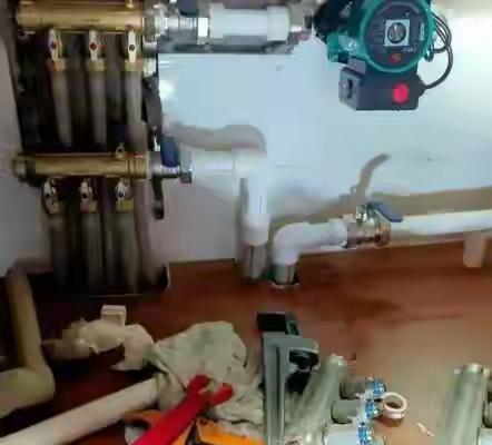 有个在挪威的人抱怨自己找修理工修了一下水龙头，竟然要2250挪威克朗，折合人民币