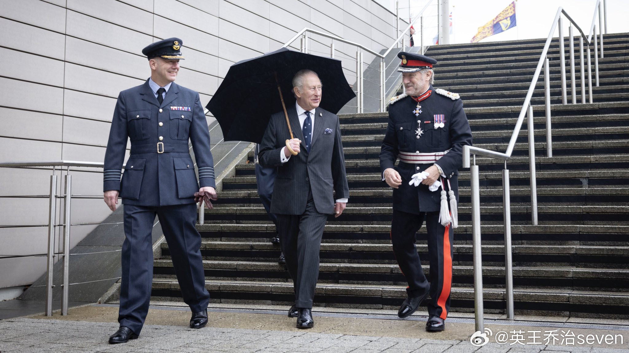 查尔斯三世国王【news】国王访问了诺斯伍德总-部——英国国-防的神经中枢——