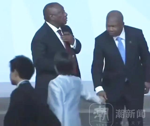 美国明年不邀请南非参加G20峰会了，南非总统拉马福萨正好也懒得去。这是特朗普