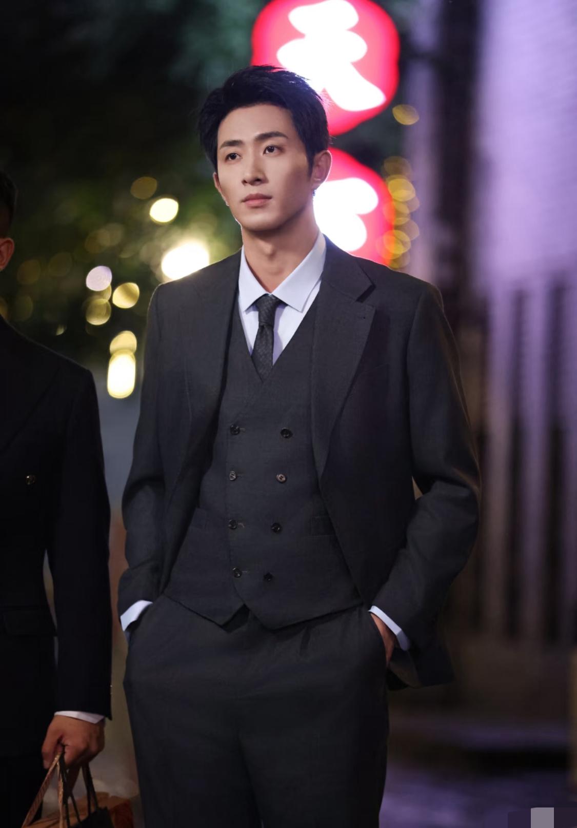 32岁的王凯沐给所有短剧演员提了一个醒颜值身高都不算顶流，却凭着选剧本的毒辣