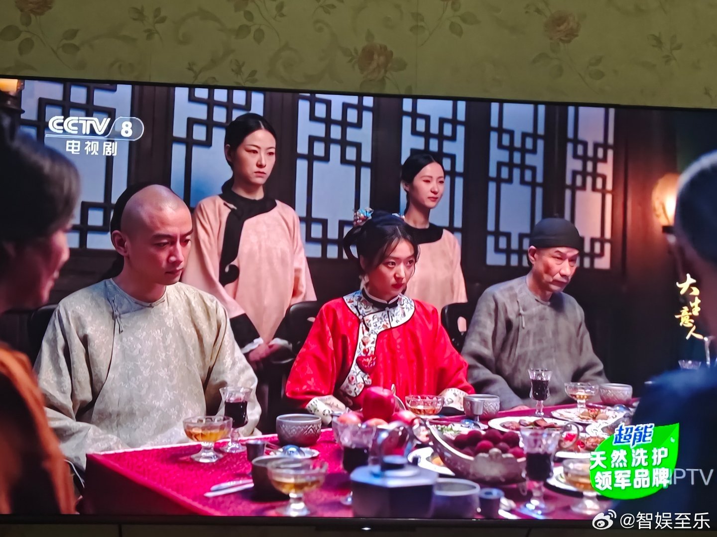 最近这么多新剧在播，剧情剧荒了。陈晓的《大生意人》居然烂尾了，跑偏凌乱。秦岚钟汉