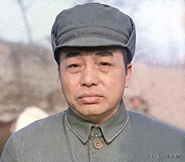 1933年夏天，彭德怀干了一件让临时中央负责人博古大为光火的事，当时为了争取让想