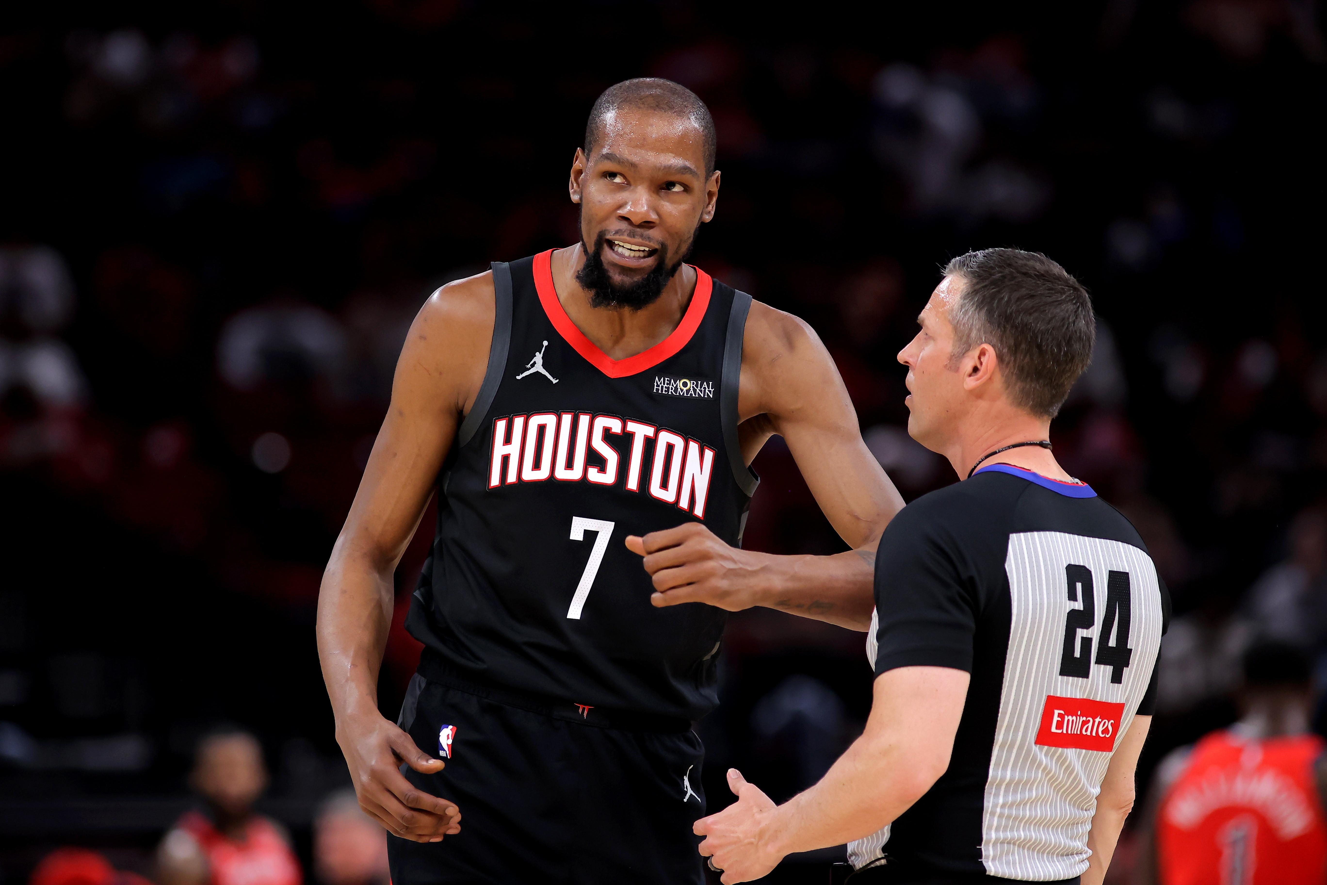 火箭队还有9场常规赛要打，他们西部第6的排名其实看起来还比较舒服，首轮季后赛他们