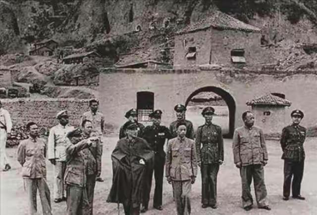 1947年，蒋介石来到延安，问一过路农民：你可见过毛泽东？谁想到，老农民的一番话