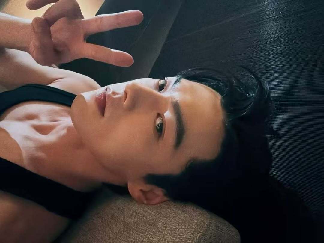 老公终于发自拍了😭许凯​​​