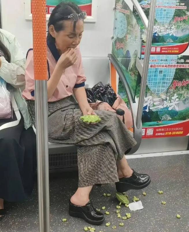 她什么时候才能知道这样是不对的