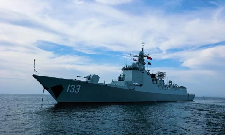 日舰过航台海后，解放军军舰直接“切入”日本西南岛链。19日，解放军东部战区宣