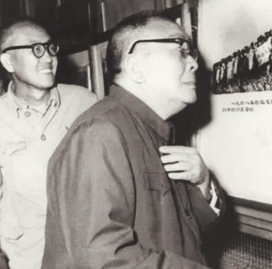 1980年4月，有人登门看望了谭政大将，谈起了一件往事。该人煞有介事地讲：“谭主