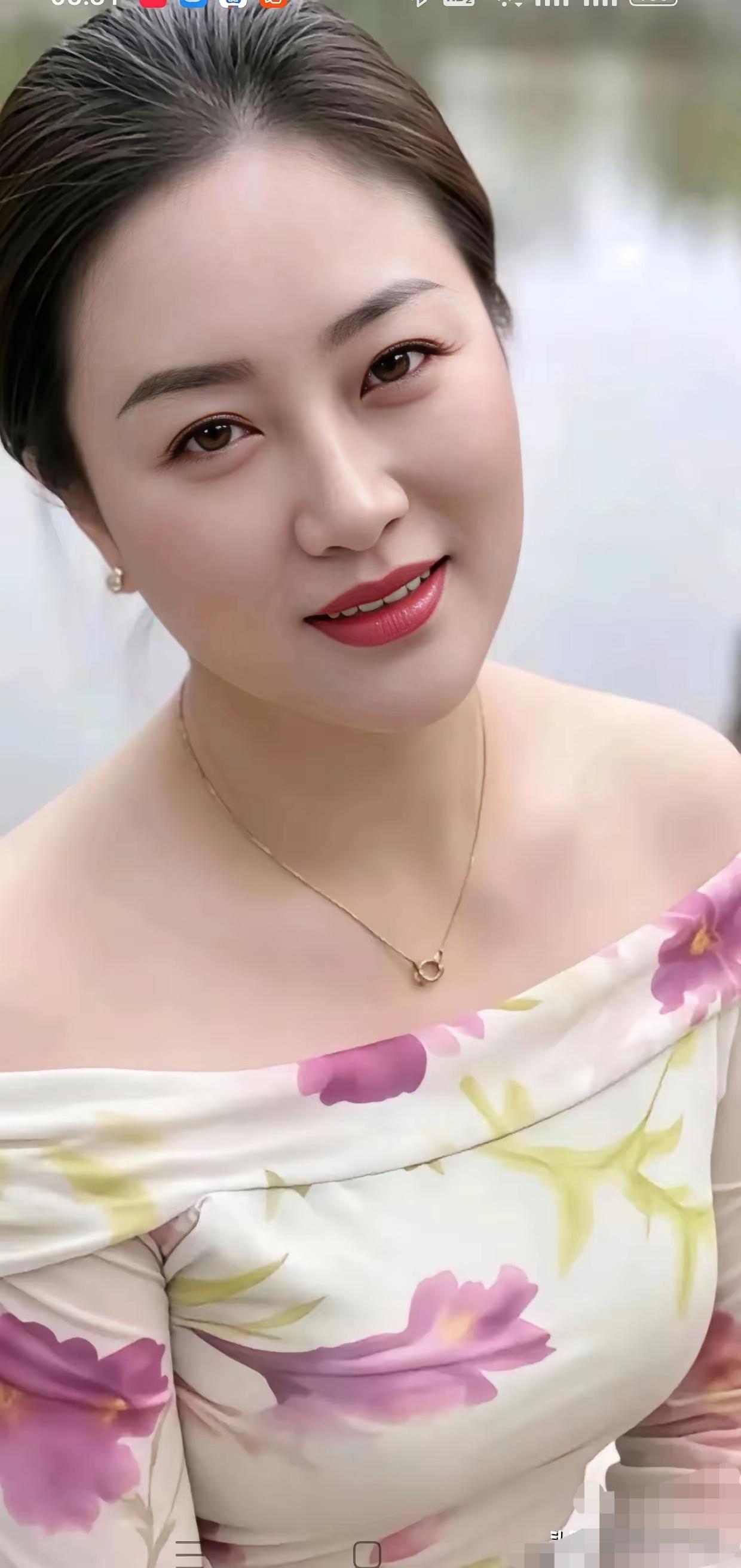 成熟稳重的美女