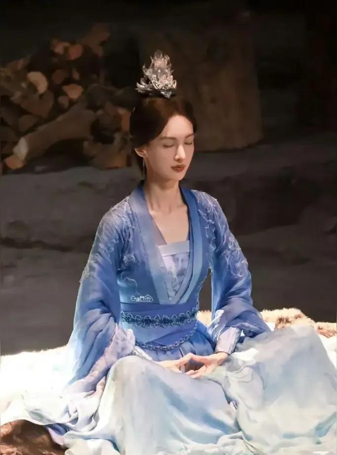 不知道有多少人看过《凡人修仙传》，里面的女主角是南宫婉，金晨出演的，我认为金晨的