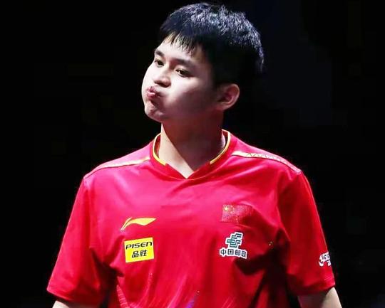 一瞬间，突然就懂了，林诗栋报名参赛，国乒重点培养男双，懂的人自然懂。WT