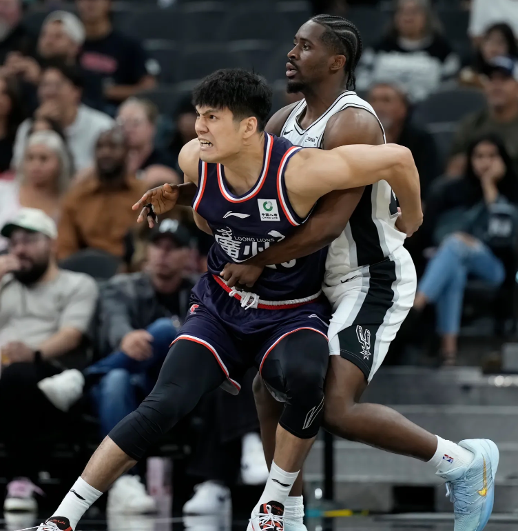 高诗岩自吹防守带动全队？李祥波NBA季前赛首发1中0，郭士强关系户战术恐遭世界杯预选赛打爆！