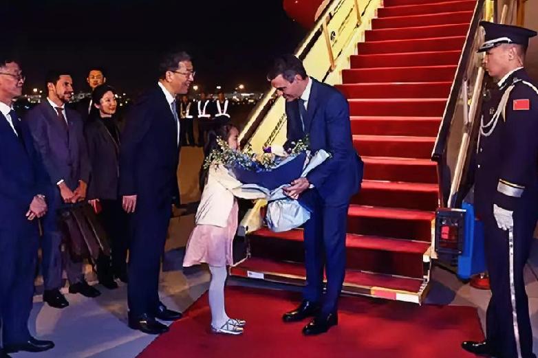 欧洲转向加速，西班牙首相计划再度访华！2月4日，香港《南华早报》透露，西班