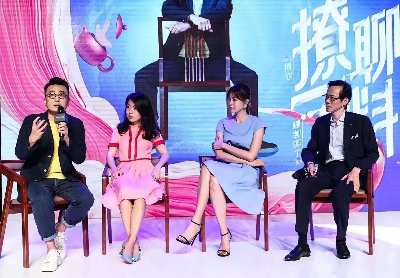 新华社下场，一场二十年的连环造星闹剧结束了。九岁“出书”，十六岁当选中国少年作家