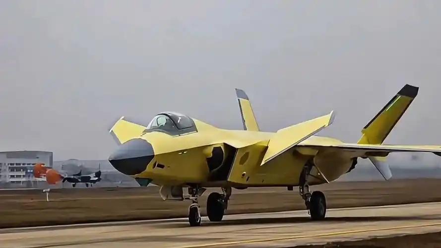 很多军迷心中都有一个疑问：中国已经拥有歼20这款世界顶尖五代机，为何还要投入巨大