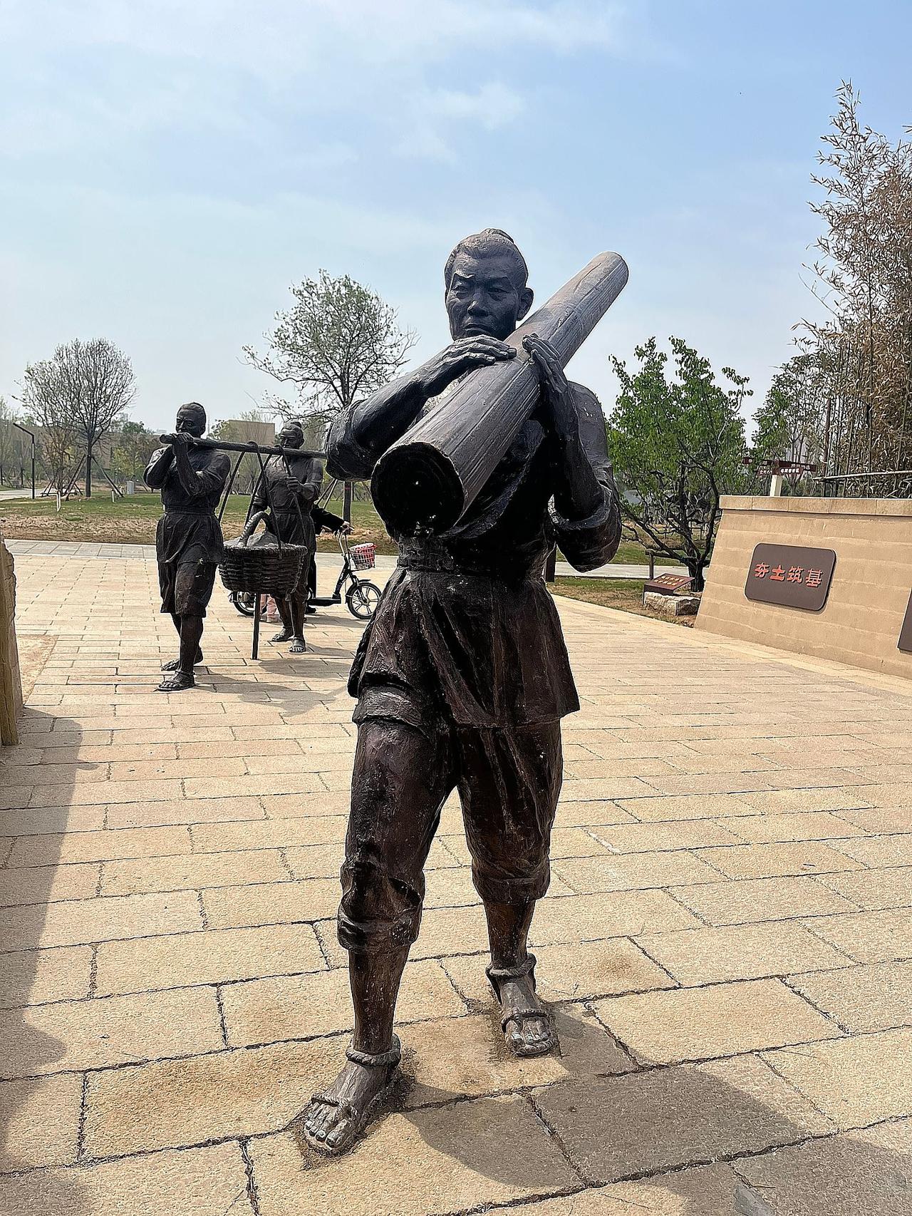 成年人的世界里要知道个真相，我们是不纠结对错，他们只关心利益的交换。当你的认