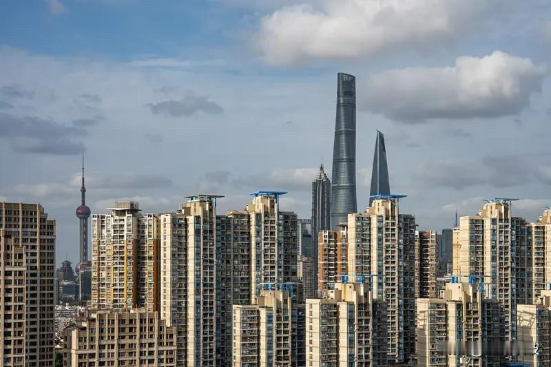 上海楼市，正悄然上演一场“抢凳子”游戏。你可能想不到，就在刚刚过去的4月