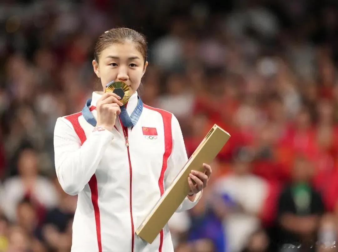 陈梦乒乓球奥运冠军陈梦接受人民日报专访，表示最艰难时刻是巴黎奥运会前。此外，她还