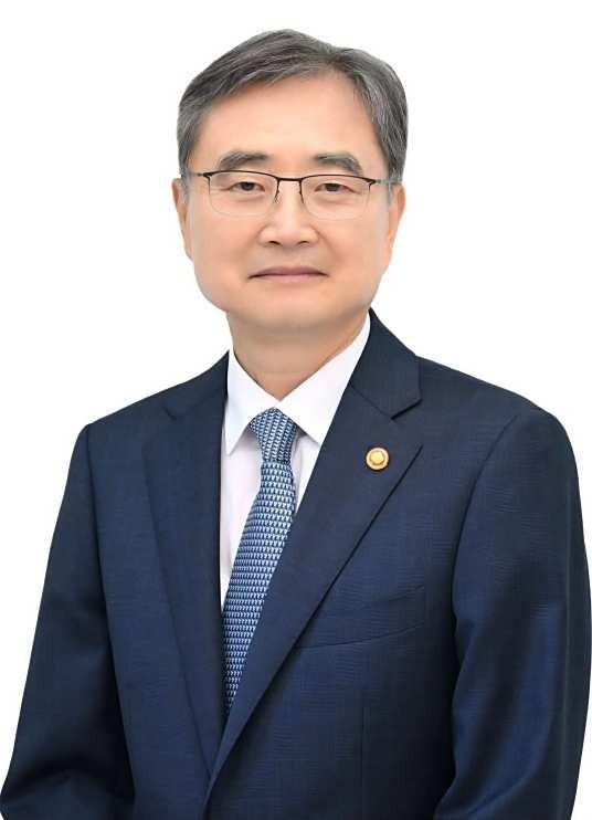 最近韩国的动作确实让人有点看不懂。先是总统李在明找借口不来参加中国9月3