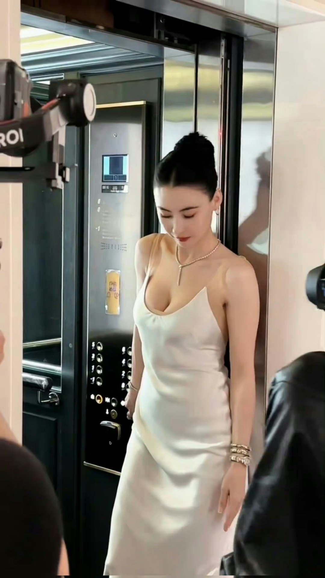 我的女神不愧是女神，还是觉得她和谢霆锋般配