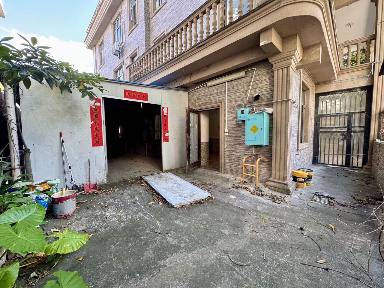 民治地铁口独栋别墅出租上下四层800平11房9卫，空间非常大，带车库.花园，停