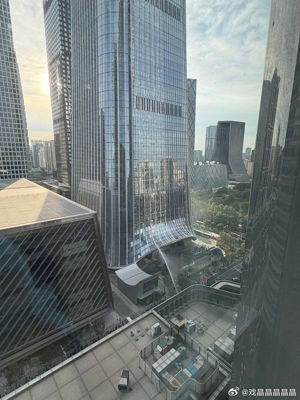 飞机怎么能飞到北京三环里面去啊