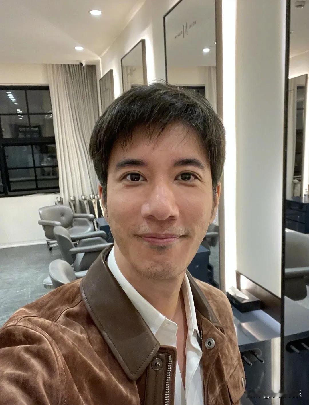 50岁王力宏生日，太硬核了！5月17日，王力宏正式迈入50岁大关。当