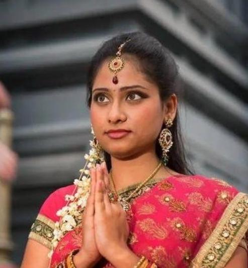 印度专坑中国企业屡屡得手印度股市彻底乱套了，外资正在疯狂往外撤，一点不留情面