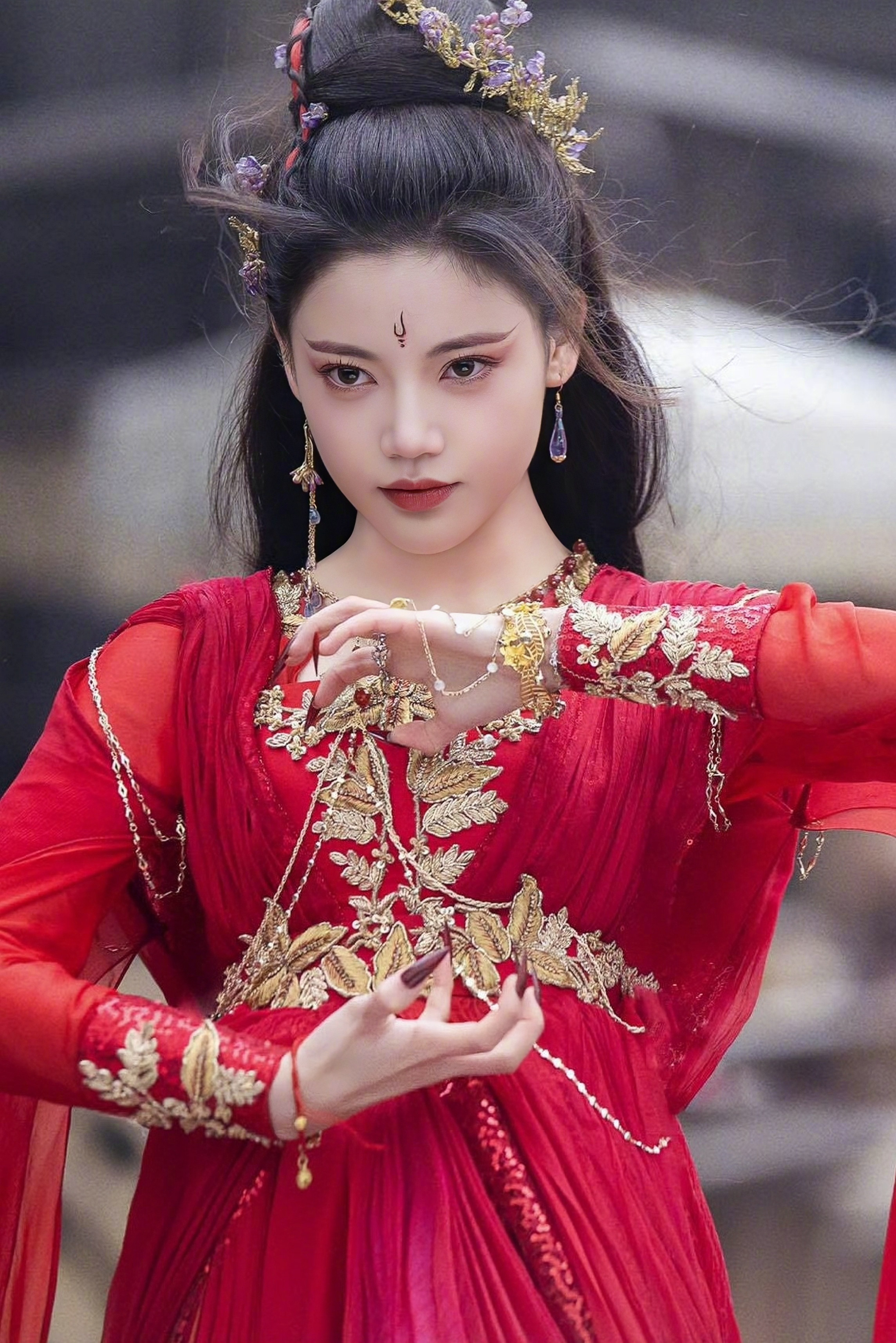 孙珍妮已经300多天没进组了上戏科班、颜值不差、《长月烬明》小狐狸也算高光角色，