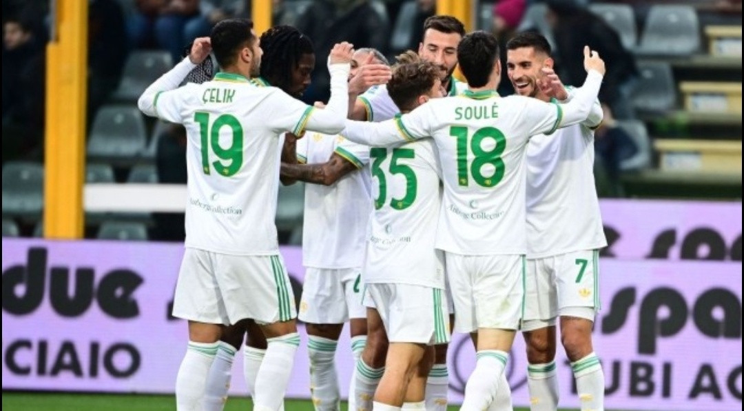 意甲第12轮，罗马3比1客胜克雷莫纳。第17分钟，索莱兜射破门。第64分钟，埃文