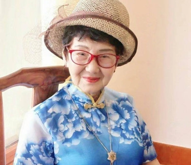 1986年，53岁的“上海女首富”吴胜明，因走私被判死缓。入狱后，丈夫带着小保姆