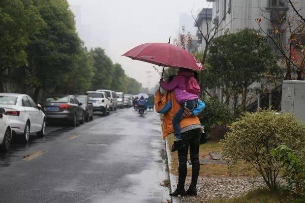 生下二胎后, 全职宝妈发了一条朋友圈
